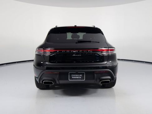 Certified 2026 Porsche Macan AWD/4WD image 9