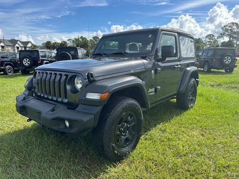 Used 2018 Jeep Wrangler Sport image 7