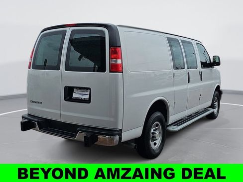 Used 2024 Chevrolet Express 2500 w/ Driver Convenience Package RWD image 3