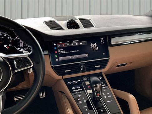 Used 2023 Porsche Cayenne S Platinum image 3