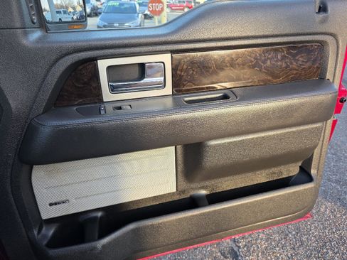 Used 2014 Ford F150 Platinum image 32