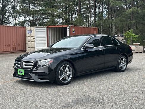 Used 2017 Mercedes-Benz E 300 4MATIC image 3