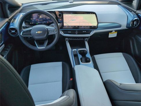 New 2025 Chevrolet Equinox EV LT image 24