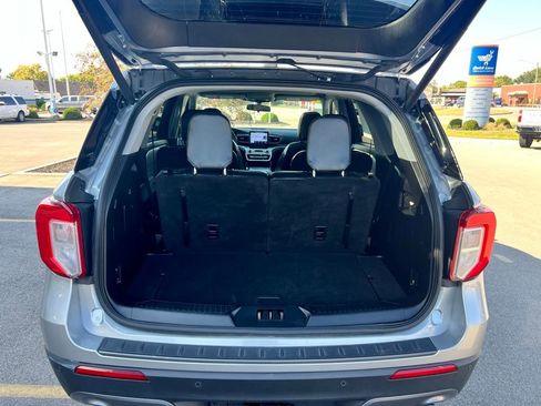 Used 2022 Ford Explorer XLT w/ Equipment Group 202A image 31