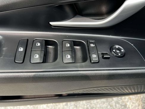 Used 2023 Hyundai Elantra SEL w/ Convenience Package FWD image 16