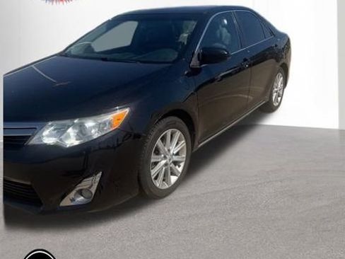 Used 2012 Toyota Camry XLE w/ Leather Pkg FWD image 1