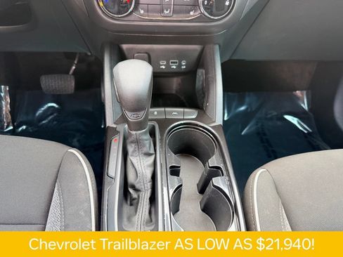 Used 2023 Chevrolet TrailBlazer LT FWD image 12