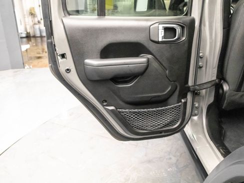 Used 2022 Jeep Wrangler Unlimited Sport image 31