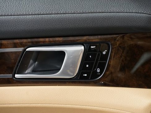 Used 2018 Porsche Panamera image 30