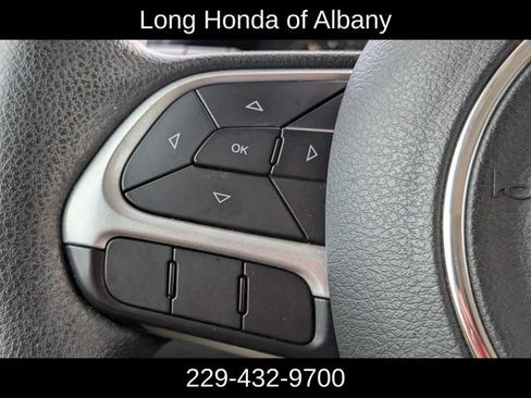 Used 2015 Jeep Renegade Sport w/ Power & Air Group FWD image 25
