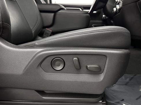 Used 2025 GMC Sierra 1500 SLT RWD image 37