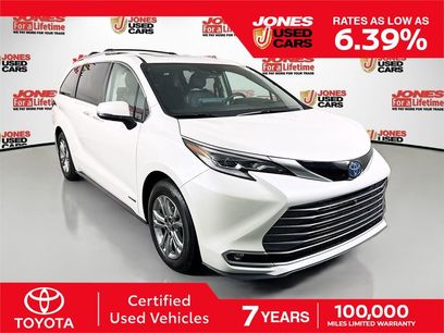 Certified 2021 Toyota Sienna Platinum w/ Outdoor Package (TMS)