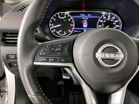 Used 2025 Nissan Sentra SR FWD image 10