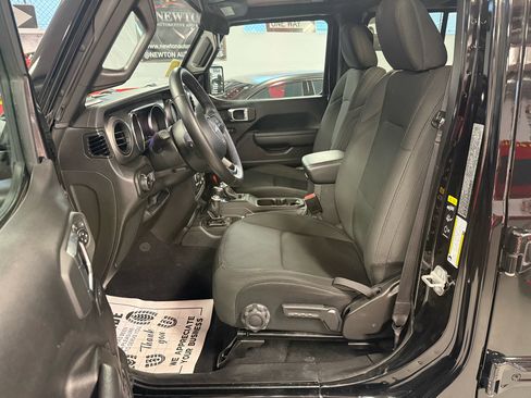 Used 2022 Jeep Wrangler Unlimited Sport image 24