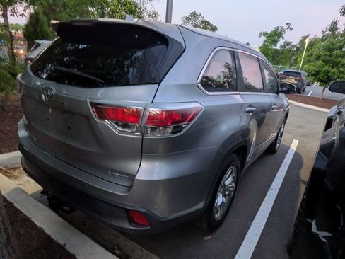Used 2016 Toyota Highlander Limited Platinum image 7