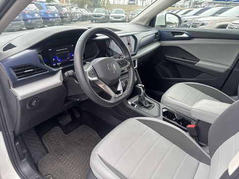Used 2022 Volkswagen Taos SE image 23