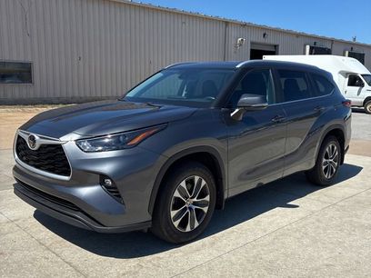 Used 2023 Toyota Highlander XLE