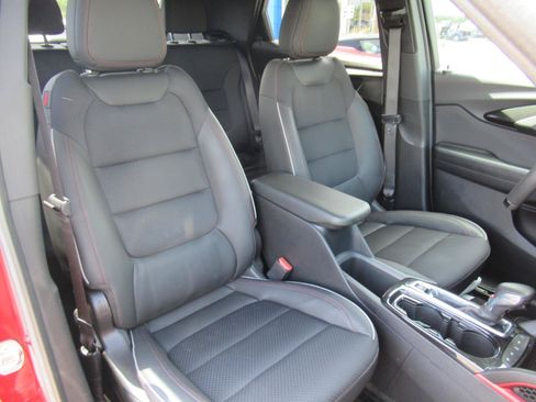 Used 2023 Chevrolet TrailBlazer RS w/ Sun and Liftgate Package FWD image 10