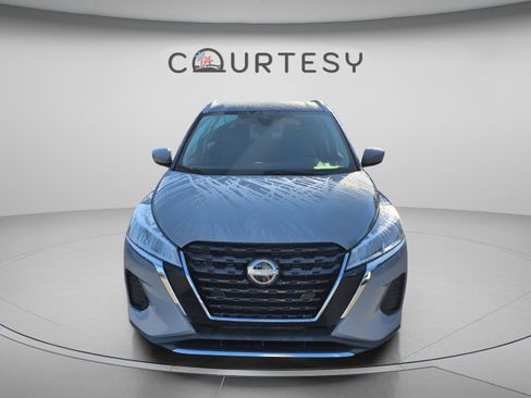 Certified 2022 Nissan Kicks SV FWD image 10