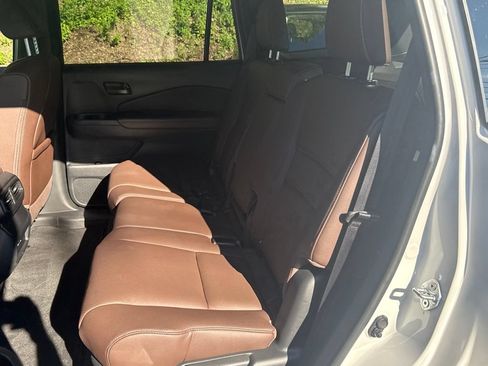 Used 2024 Honda Passport EX-L image 13