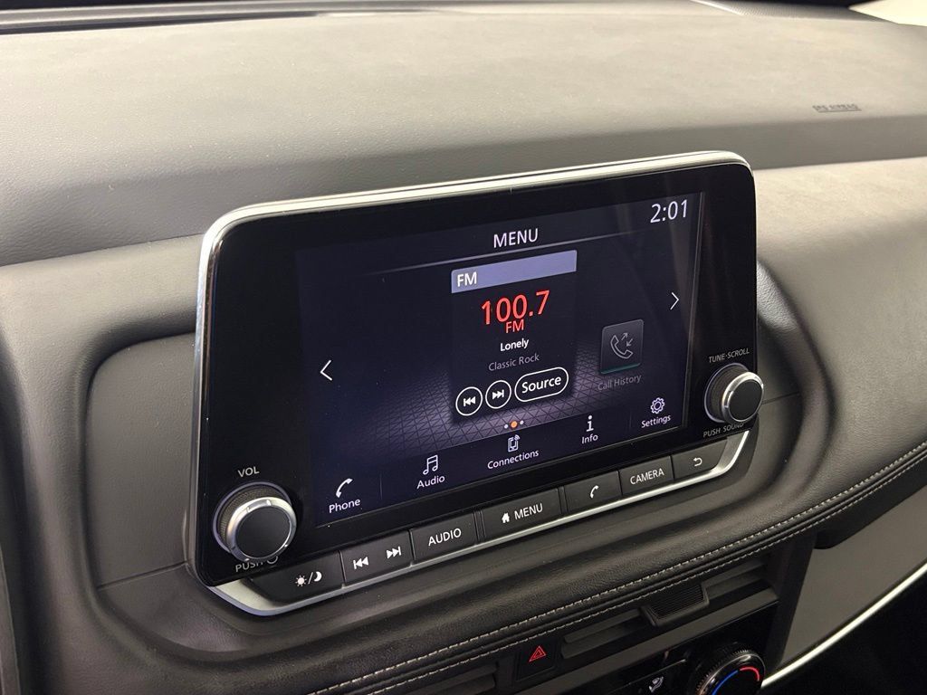 Used 2024 Nissan Rogue S FWD image 23