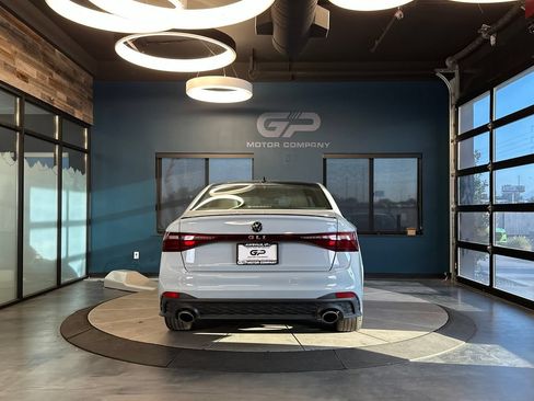 Used 2025 Volkswagen Jetta GLI Autobahn FWD image 4