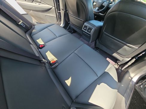 Used 2016 INFINITI Q50 Premium AWD/4WD image 11