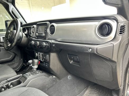 Used 2021 Jeep Gladiator Sport AWD/4WD image 13