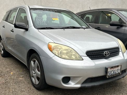 Used 2006 Toyota Matrix image 2