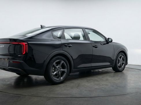 Used 2025 Kia K4 LXS image 9