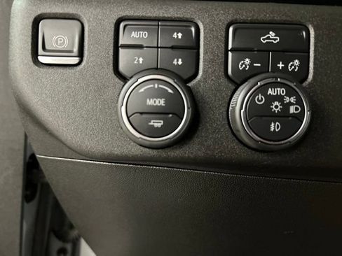Used 2023 Chevrolet Silverado 1500 RST AWD/4WD image 10