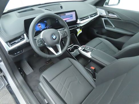 Certified 2025 BMW X1 xDrive28i w/ Premium Package image 10