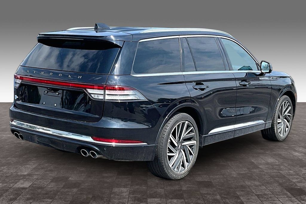 Used 2025 Lincoln Aviator Black Label AWD/4WD image 29