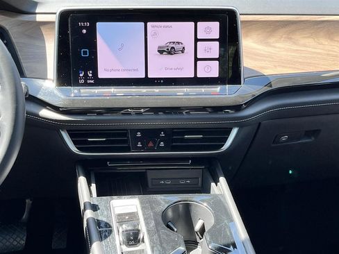 Used 2025 Volkswagen Atlas SE FWD image 23