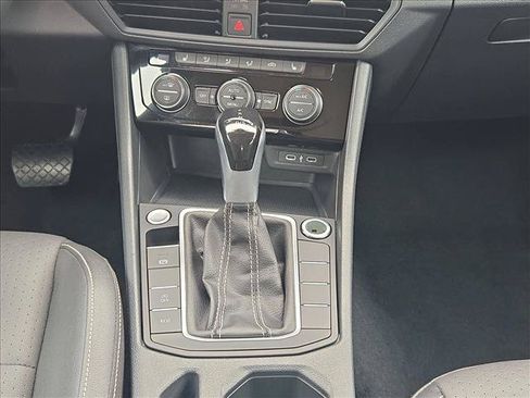 Used 2024 Volkswagen Jetta SE FWD image 14