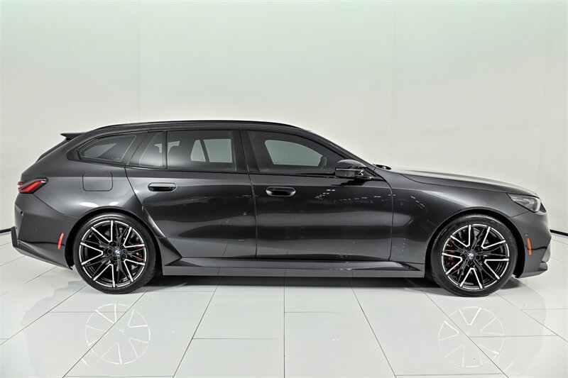 Used 2025 BMW M5 Touring AWD/4WD image 14