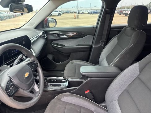 Used 2025 Chevrolet TrailBlazer LT w/ Driver Confidence Package FWD image 44