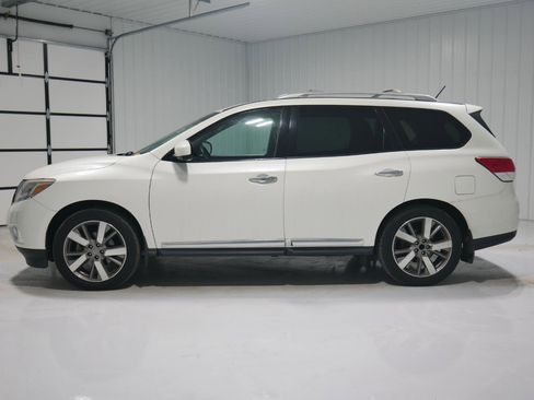 Used 2015 Nissan Pathfinder Platinum w/ Cargo Package image 8