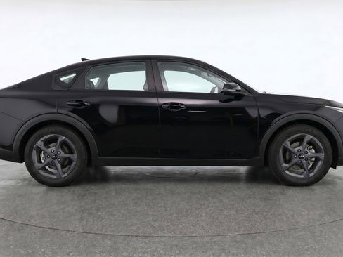 Used 2025 Kia K4 FWD image 11