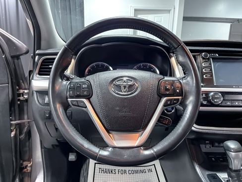 Used 2018 Toyota Highlander XLE image 23