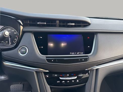 New 2025 Cadillac XT6 Luxury image 27