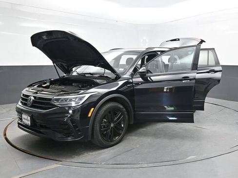 Used 2022 Volkswagen Tiguan SE R-Line AWD/4WD image 35