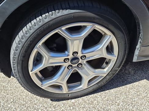 Used 2019 Ford Escape Titanium AWD/4WD image 10