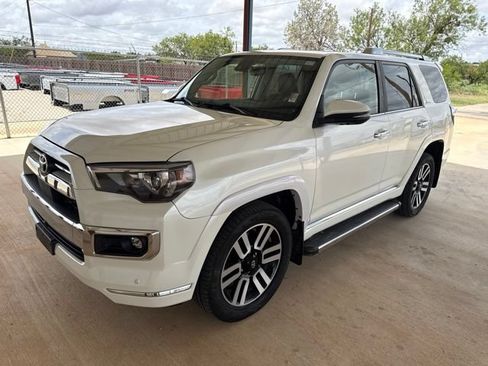 Used 2022 Toyota 4Runner Limited AWD/4WD image 3