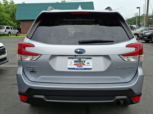Used 2019 Subaru Forester Premium w/ All-Weather Package AWD/4WD image 5