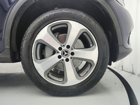 Used 2017 Mercedes-Benz GLC 300 4MATIC image 41