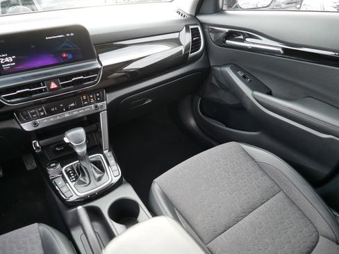 Certified 2024 Kia Seltos S image 11