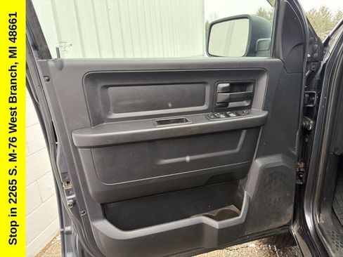 Used 2017 RAM 1500 Express AWD/4WD image 25