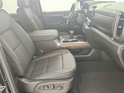 Used 2024 Chevrolet Silverado 1500 High Country w/ Midnight Edition image 32