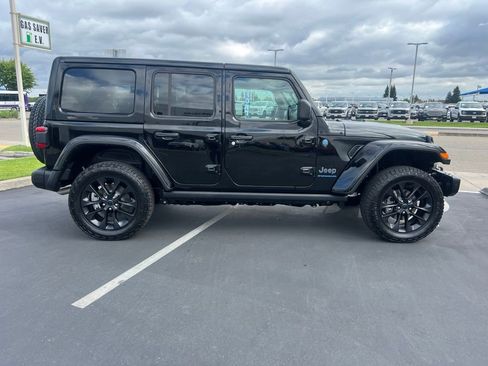 Used 2025 Jeep Wrangler Backcountry 4xe AWD/4WD image 13